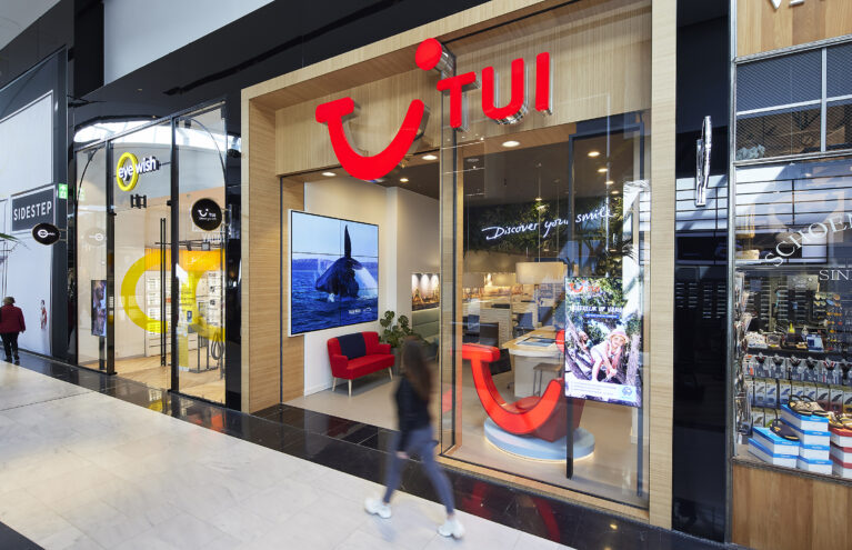 travel bureau Tui